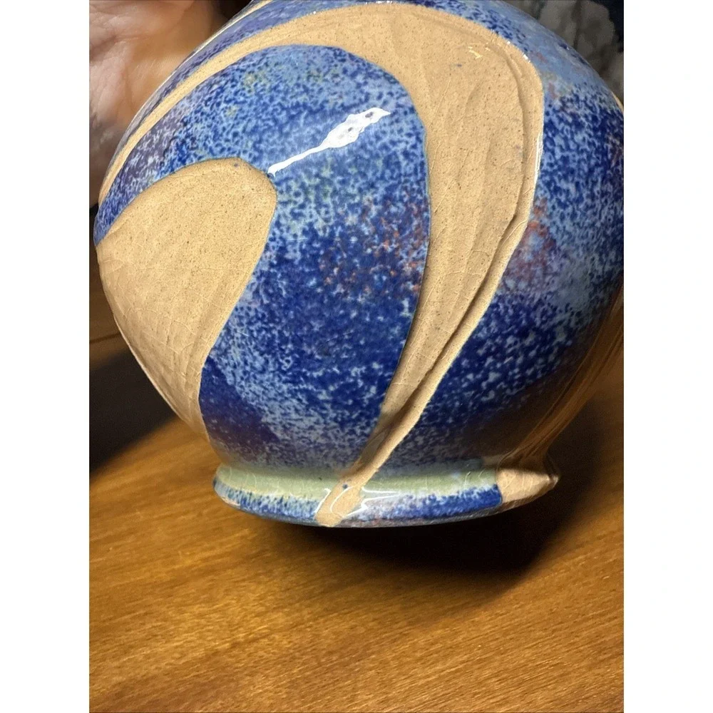 VTG‎  Jamaica Wassi Art Vase Carved Rare Pottery 9 Inches Blue/Tan Abstract 2001